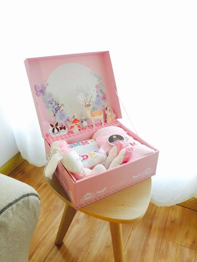 Coffret cadeau pour nouveau-né - Ref 1952366 Image 1