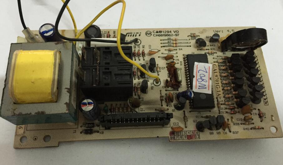 原装拆机，没修过，实物拍图，包一个月，默认中通，当天发货 买电视主板的亲，请看清标题的屏型号