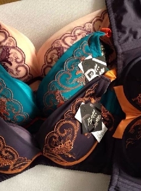 正品内衣芘茜妮1338长三角深V中厚三排扣聚拢调整型文胸