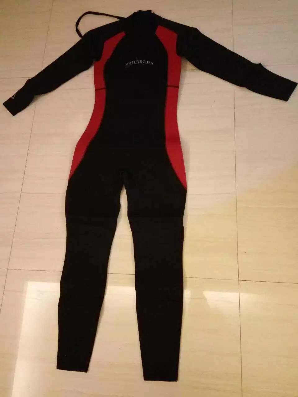 2.5mm加厚女装潜水衣连体式 长袖潜水服 氯丁橡胶冬泳服 短袖SBR