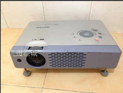 三洋4000流明工程机lcd投影仪