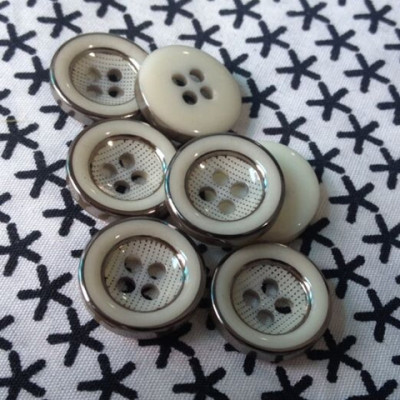 服饰辅料 奶白色高档树脂钮扣 休闲 西装 正装袖口小外套纽扣子