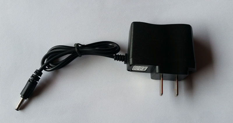 壹明王强光头灯充电器