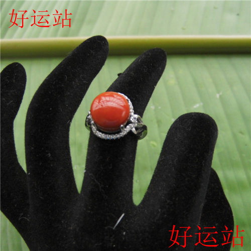 女生银饰玉石精美凉山南红玛瑙