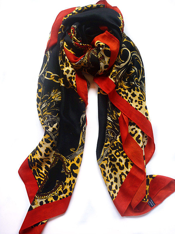 韩国方巾早春新款复古大方欧美仿羊绒春秋保暖围巾披肩两用女士