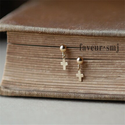 faveur 以色列设计14k包金mini十字架小金球耳钉法式耳钩耳环