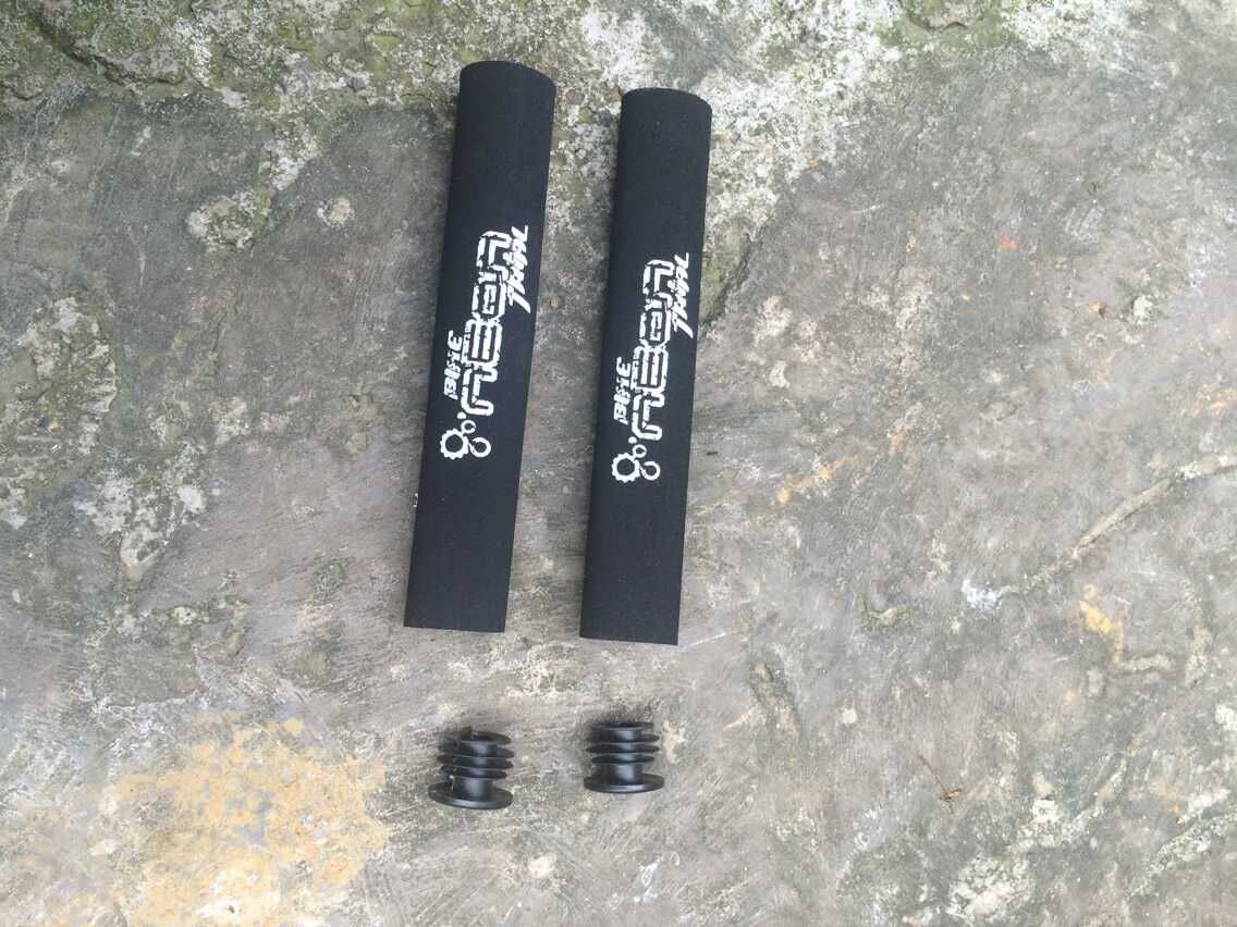 Poignées de vélo NENO - Ref 2337420 Image 1