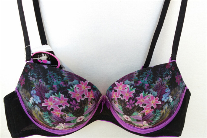 泰国聚拢复古风花纹肩带加厚杯