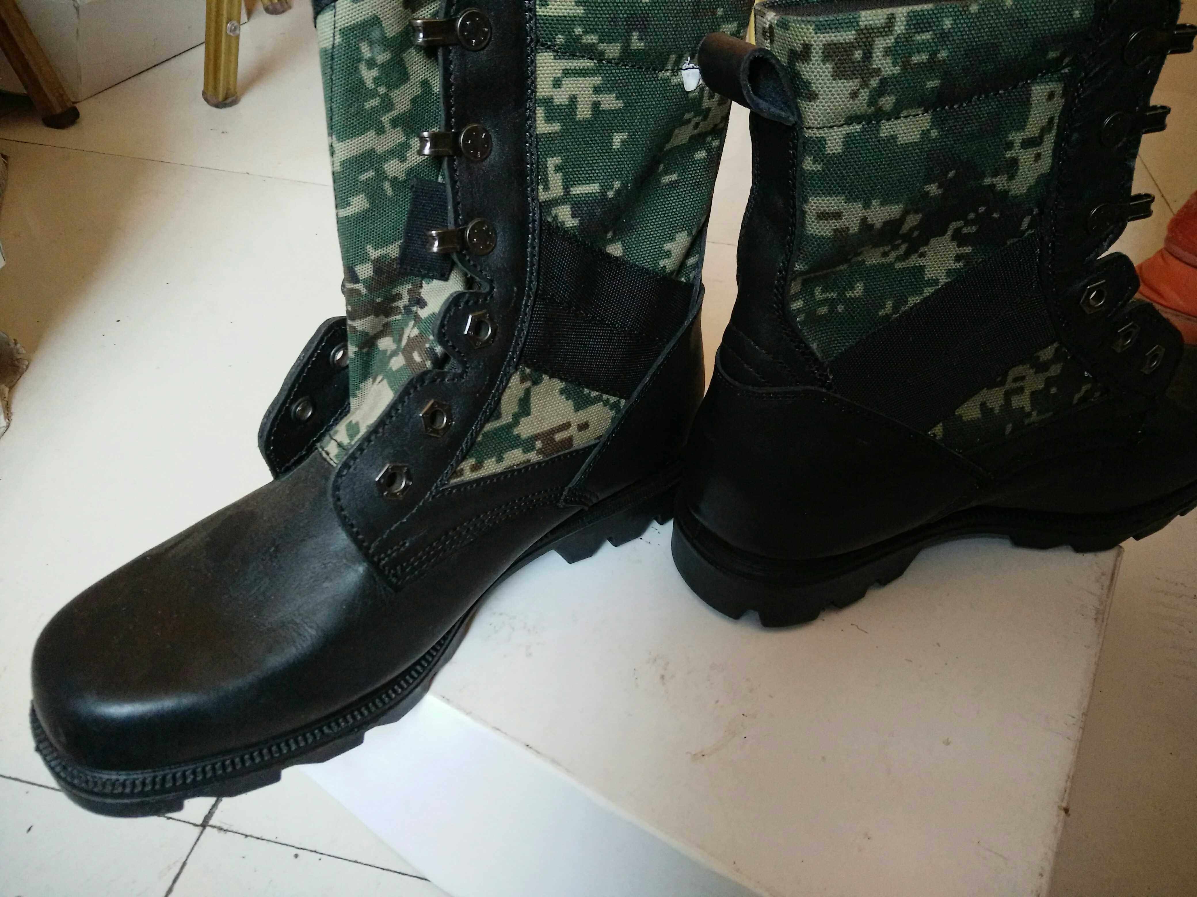 Bottes militaires - Ref 1398665 Image 3