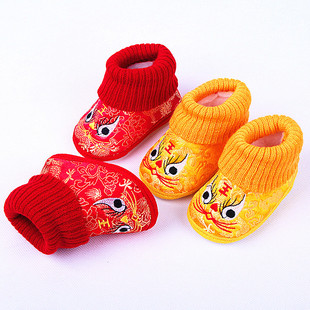 婴儿眉眼鞋宝宝老虎头鞋满月百天绸缎鞋春秋婴幼儿软底防滑学步鞋