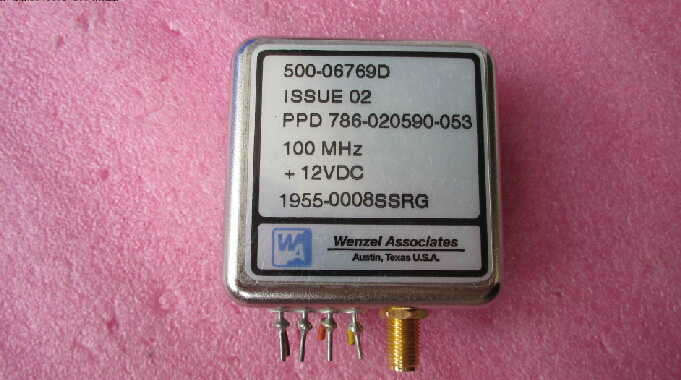 美国Wenzel Associates100MHz OCXO 恒温晶振 质量包好，包能用 成色好，请放心购买。 型号：PPD786-020590-053 100MHz +12V SMA 高电平输出 Wenzel Associates100MHz High-lev
