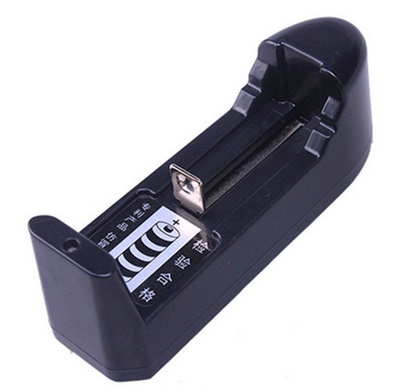 18650锂电池充电器26650强光手电筒4.2V3.7V万能14500座充16340