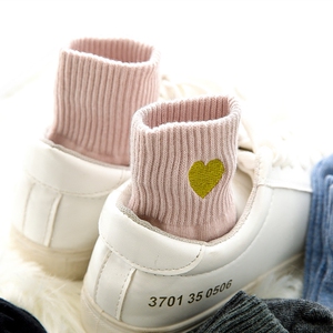 袜子女中筒袜韩版学院风日系原宿爱心刺绣纯棉可爱百搭软妹运动袜