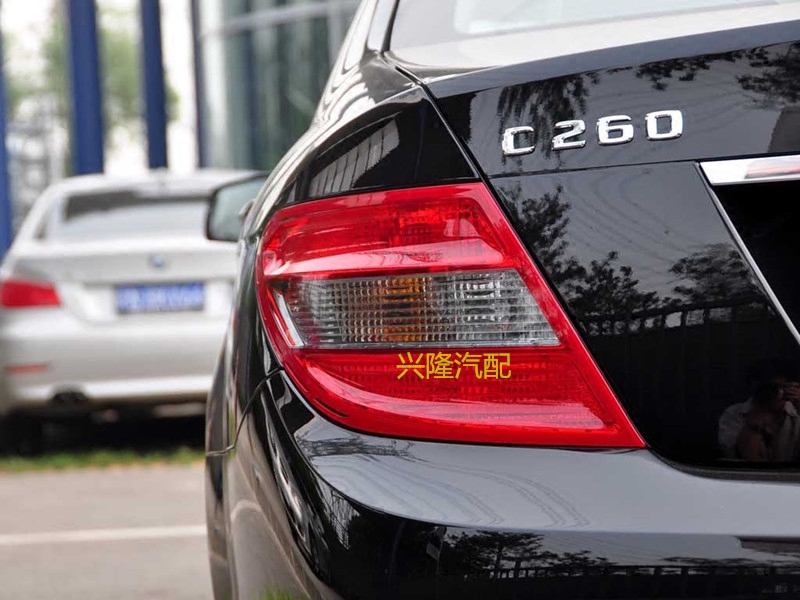 奔驰C180C200C260C300后尾灯总成 后刹车灯后防撞尾灯醒目灯总成