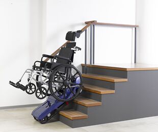 台湾品牌美利驰 履带式电动爬楼轮椅车 老楼上下楼梯机器