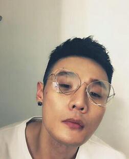 周冬雨李荣浩同款墨镜郭采洁何穗韩版戚薇ins网红男女太阳眼镜