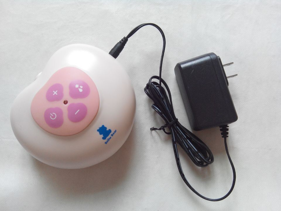 小白熊HL-0682电源适配器6V 电动吸奶器 自动挤奶器充电器线 - 实物图