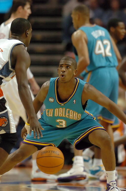 店铺所有海报都是单张起售，需要几张拍几件的哈，链接是默认单个海报画的价格，不包括画框的价格，需要配实木相框的，请联系客服补差价，谢谢