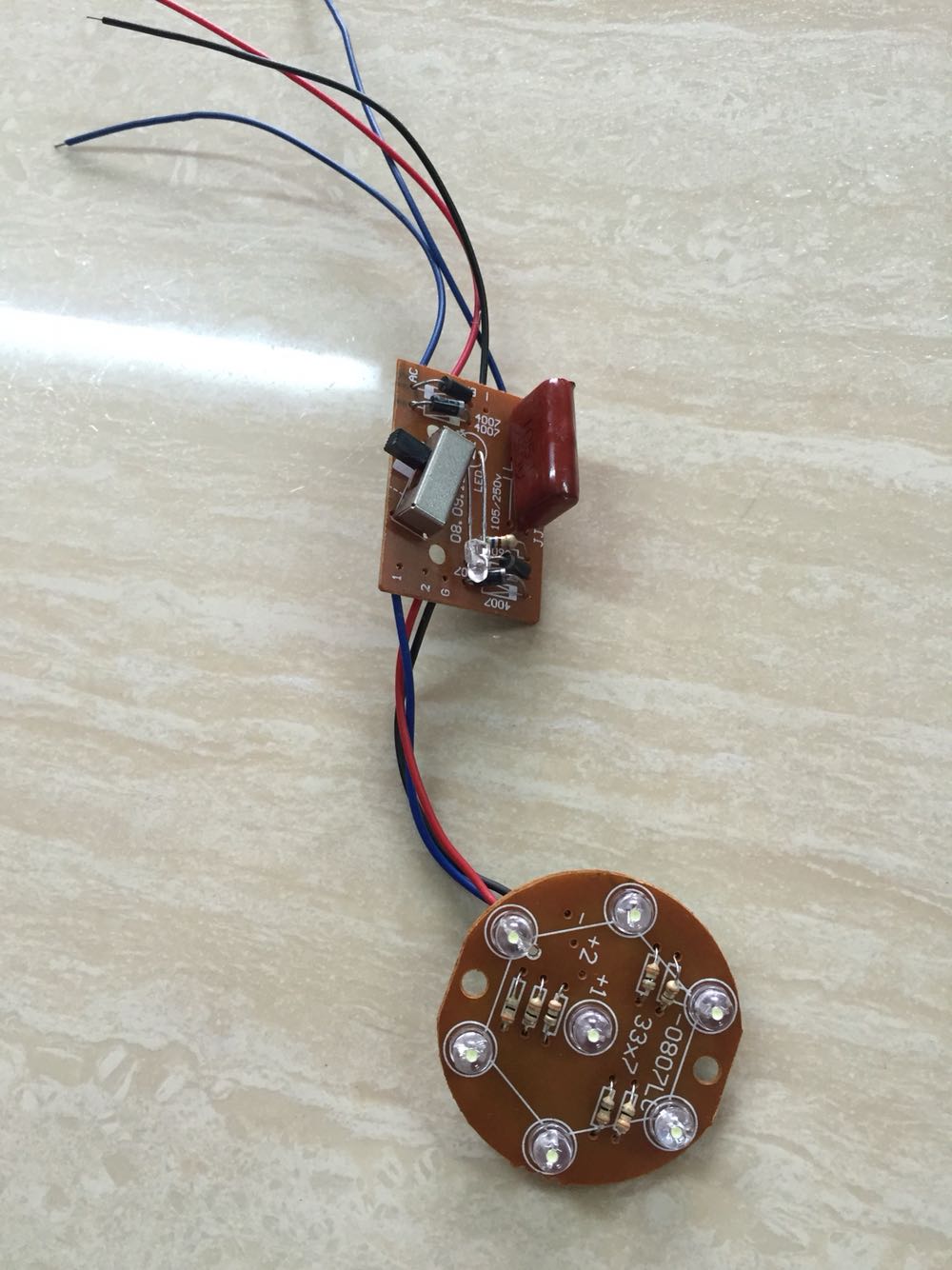 LED手电筒灯板电源板7粒草帽灯板