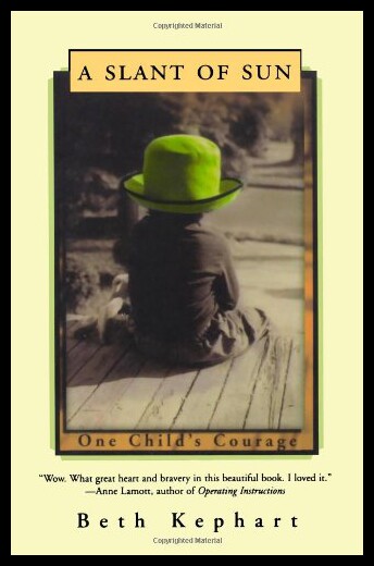 【预售】A Slant of Sun: One Child's Courage
