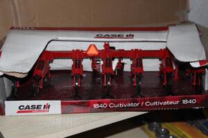 凯斯CASE 1840合金犁播种机拖拉机合金农用车农机模型 ERTL 1:16