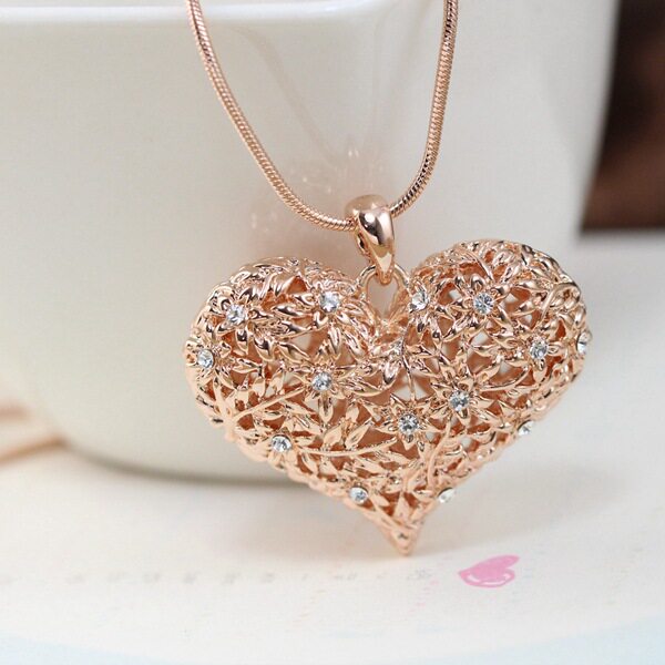 包邮欧比雅比韩版时尚毛衣链甜美爱心桃心大气女生精致项链