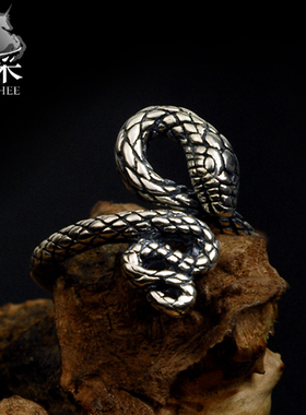 个性设计风配饰银戒指