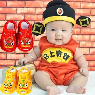 婴儿虎头鞋老虎鞋软底宝宝凉鞋唐装绸缎满月防滑学步鞋婴儿眉眼鞋