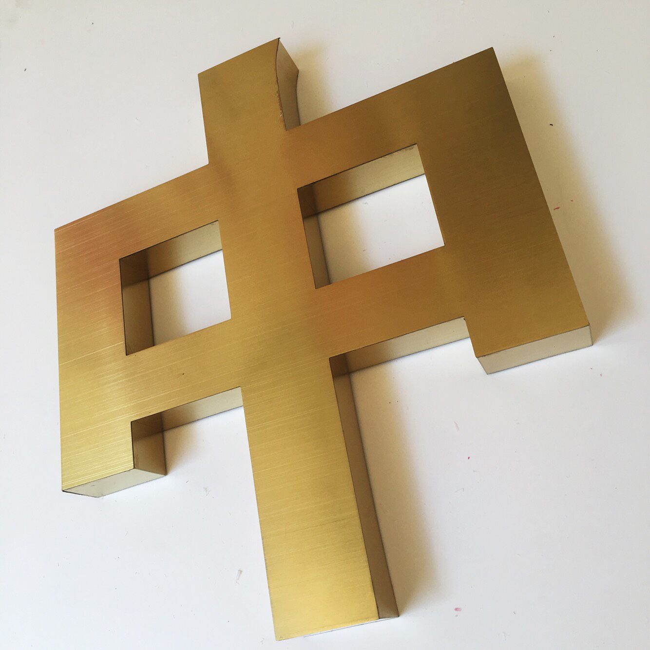 钛金字/水晶字/pvc字/精品高档字/发光字/芙蓉板字/雕刻/广告制作