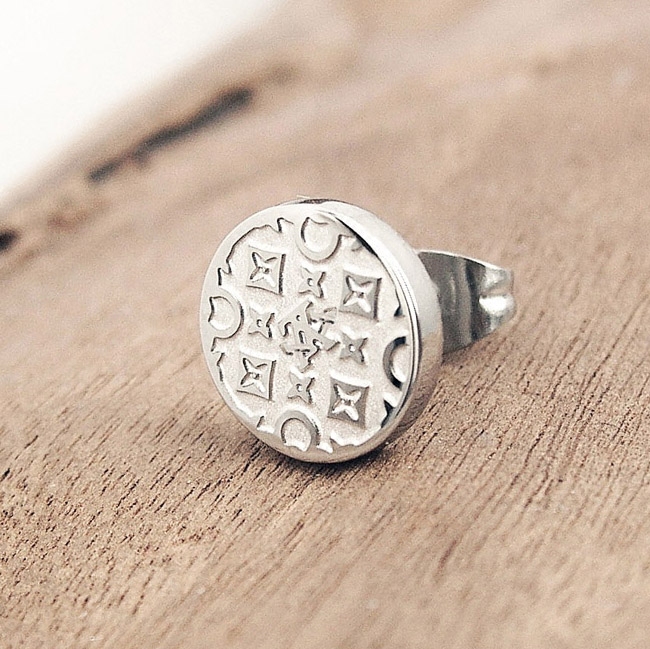 BANKO 'S 2018 new pattern Tide products Titanium Fine technology L.logo Ear Studs Detail controlin the Accessories/Fashion Jewelry, Earring , Earrings  category - from Buy2taobao.com to provide professional Taobao agent buy service