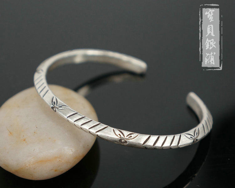 泰国清迈 泰银 孤品纯手工银饰 99足银 四叶草女士开口实心银手镯