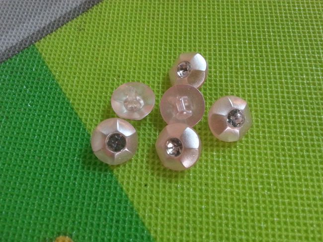 12MM浅粉色点钻毛衣衬衣纽扣