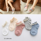 Trẻ em mùa xuân và mùa hè trẻ em vớ cotton mỏng trẻ em trai và trẻ em gái breathable hollow thể thao vớ thuyền lỗ vô hình thấp để giúp vớ ngắn