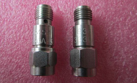 美国 WEINSCHEL进口 3330A-6 6dB DC-18GHz 2W SMA RF 射频微波同轴固定衰减器 质量包好，包能用 可提供详细测试图 成色好 名 称：同轴固定衰减器 品 牌： WEINSCHEL 型 号：3330A-6