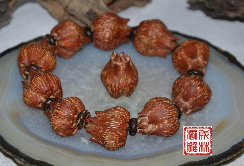 同7瓣滴血莲花菩提子 刀工雕刻制作，全外5内2型 非常均匀