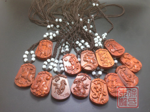 印度小叶紫檀十二生肖鼠牛虎兔龙蛇马羊猴鸡狗猪吊坠 牌子 项链