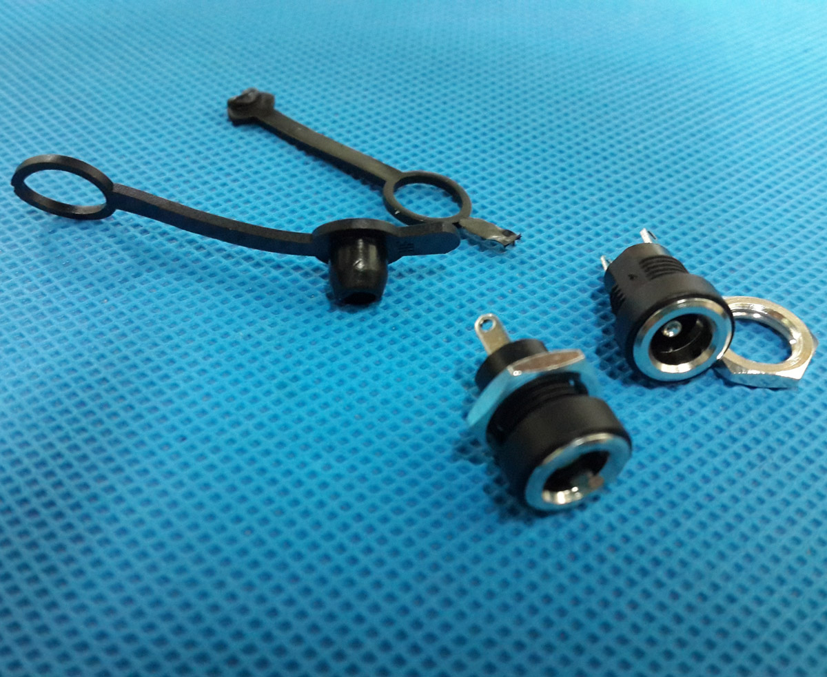 DC电源插座DC-022B内全铜金属材料配防水帽充插座5.5X2.1