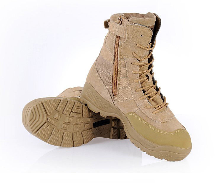 Bottes militaires en cuir - Ref 1397474 Image 1