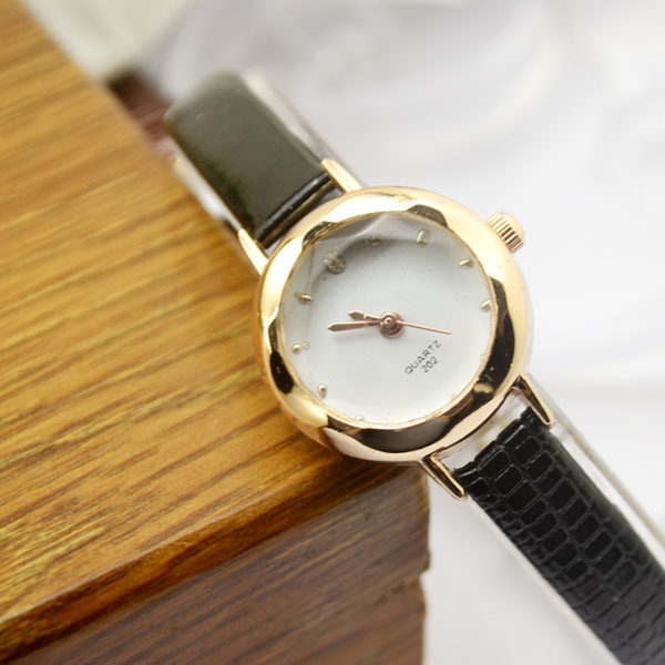 韩国复古糖果色彩色漆皮细表链小表盘小型小手表经典百搭女表