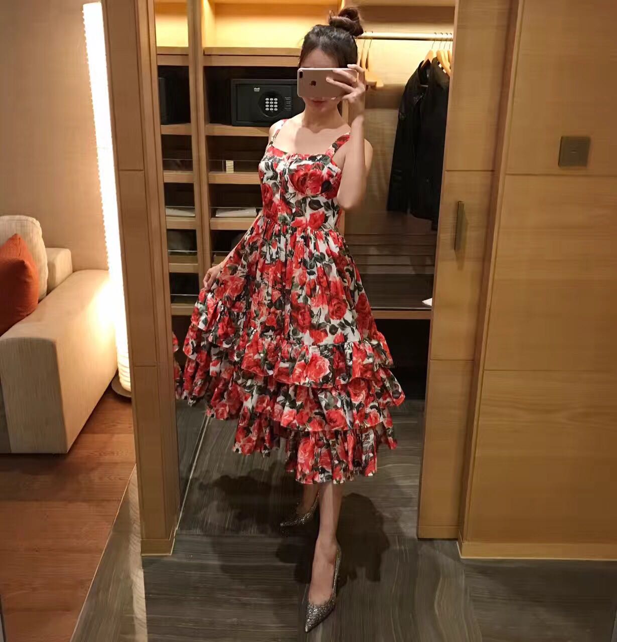 女装18春夏新款欧洲站玫瑰花印花蛋糕裙摆抹胸吊带西西里风连衣裙