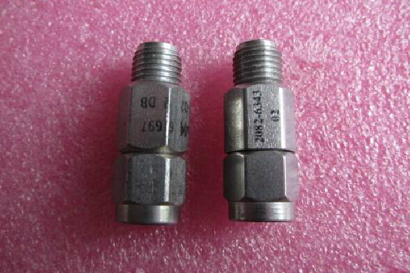 美国M/A-COM进口 2082-6343-02 2dB DC-8GHz 2W SMA RF 射频微波同轴固定衰减器 质量包好，包能用 可提供详细测试图 成色好 名 称：同轴固定衰减器 品 牌: M/A-COM 型 号：2082-6343-02