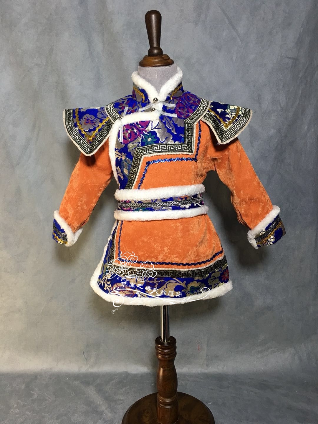 蒙古族演出服饰蒙古男童舞蹈服装刺绣王爷服儿童蒙古袍男孩圣诞节