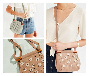 现货 美国Kimchi Blue Estelle 柔软麂皮甜美木柄花朵镂空小挎包