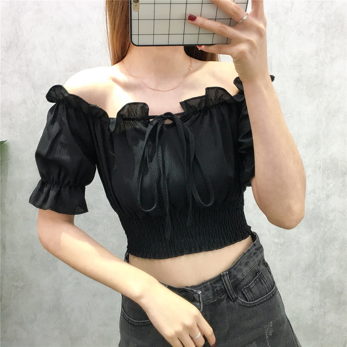 夏季新款2019韓版高腰短款壹字領露肩雪紡衫性感泡泡袖收腰上衣女在類目 女裝/女士精品, 蕾絲衫/雪紡衫中 - 來自Buy2taobao.com提供專業的淘寶代購服務