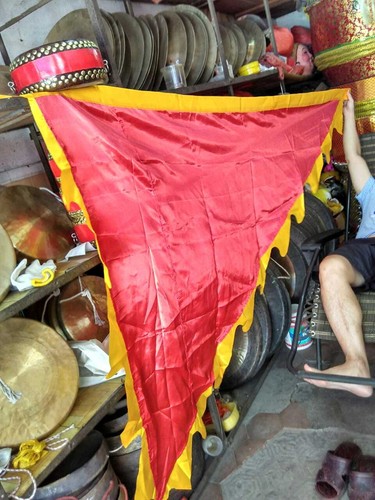 海浪乐器舞狮旗舞龙旗道具醒狮红旗三角旗狮班侧旗绸缎厂家直销