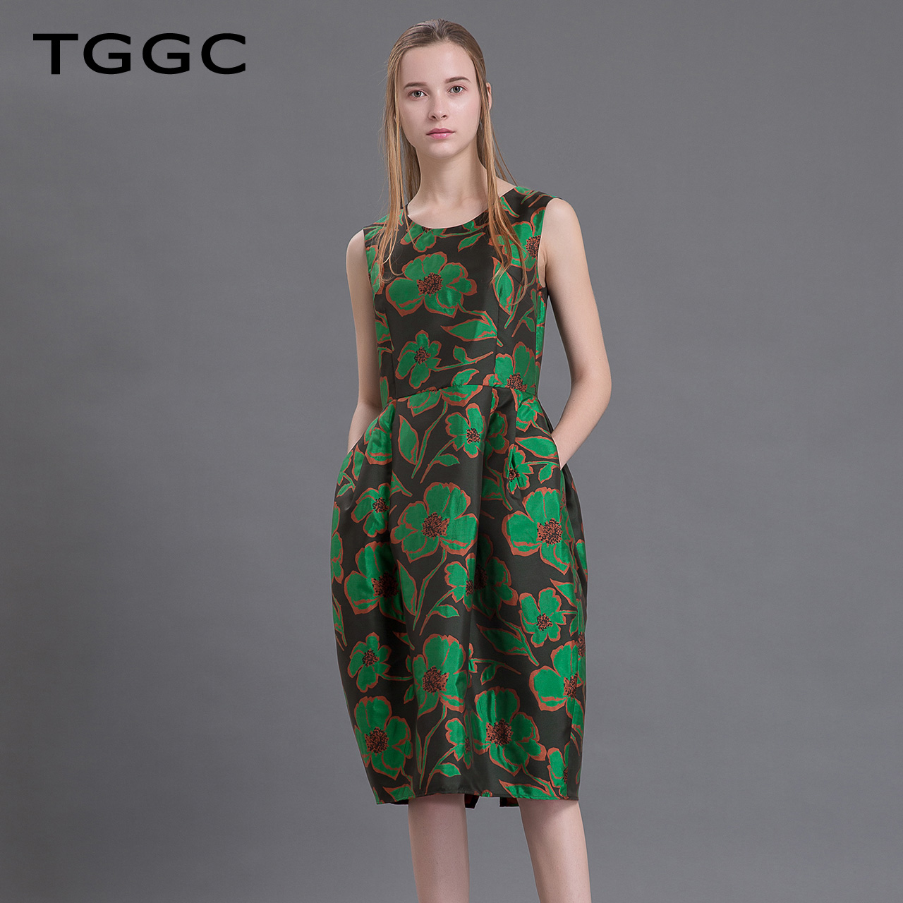 TGGC 2018ÏÄ×° ÐÞÉíÏÔÊÝʱÉÐÌỨÎÞÐäÖг¤¿î¸ßÑüÅ®Á¬ÒÂȹ F20566