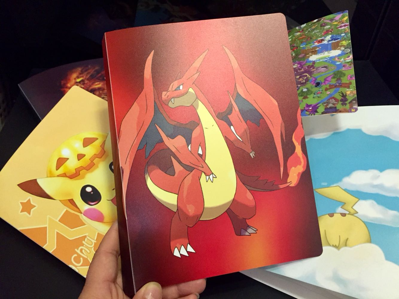 卡册 喷火龙 红色卡片收集册 动漫卡牌集卡册56个透明袋可正反放