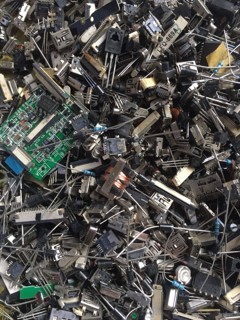 35元500g混装电子元件包 变压器 三极管 二极管 晶振 轻触开关等