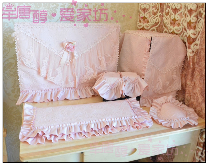 【宝贝说明】博文布艺是家纺行业的领航者，用料考究,质量上乘。 产品采用精致面料，整料压暗花，凹凸有致，配以高档大气刺绣花边,更显高档次高品味生活家居典范。