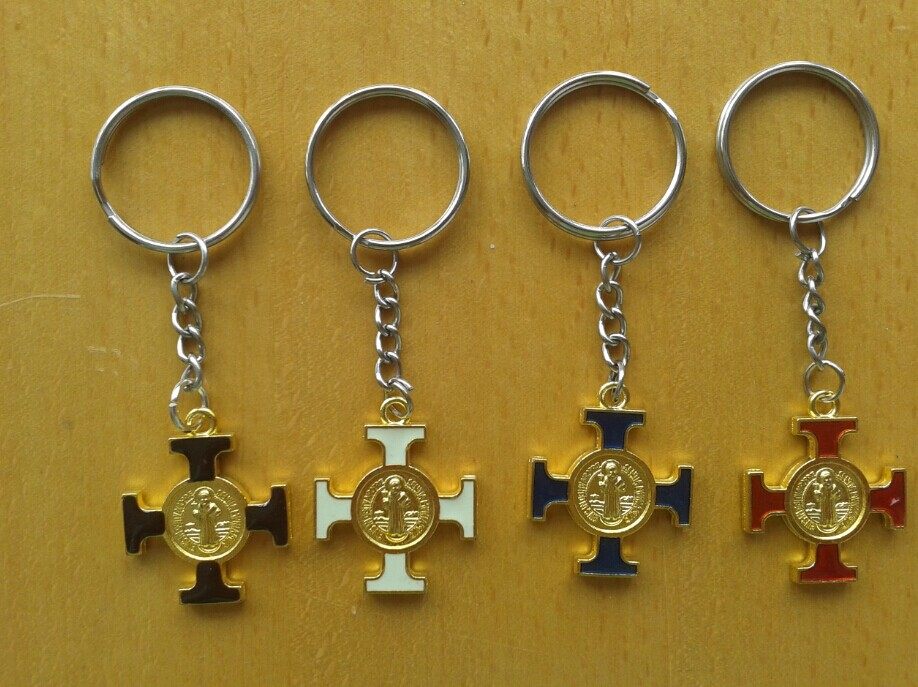 精品外贸韩版珐蓝合金本笃十字架钥匙扣